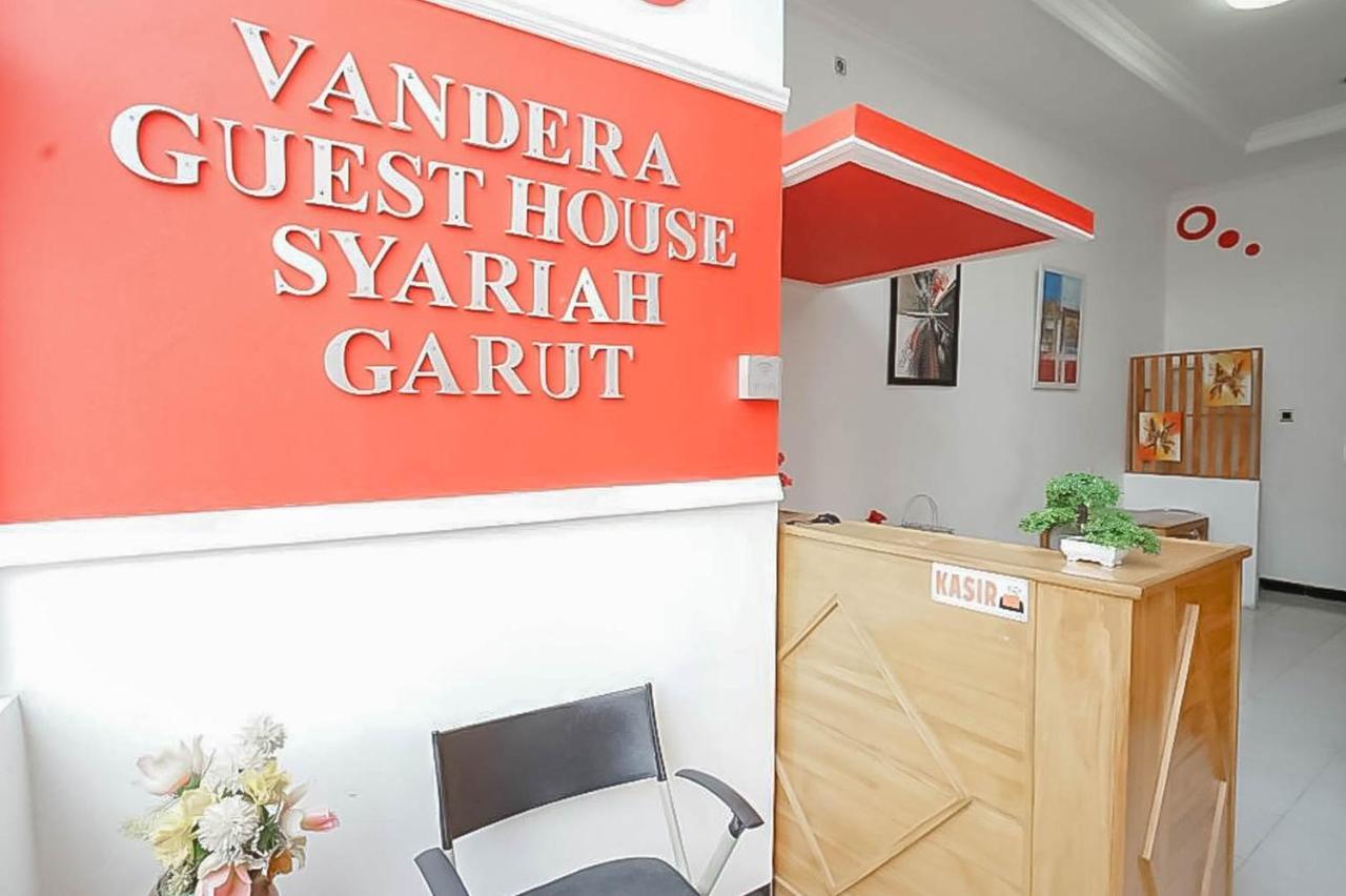 Wisma Vandera Syariah Garut Mitra Reddoorz エクステリア 写真